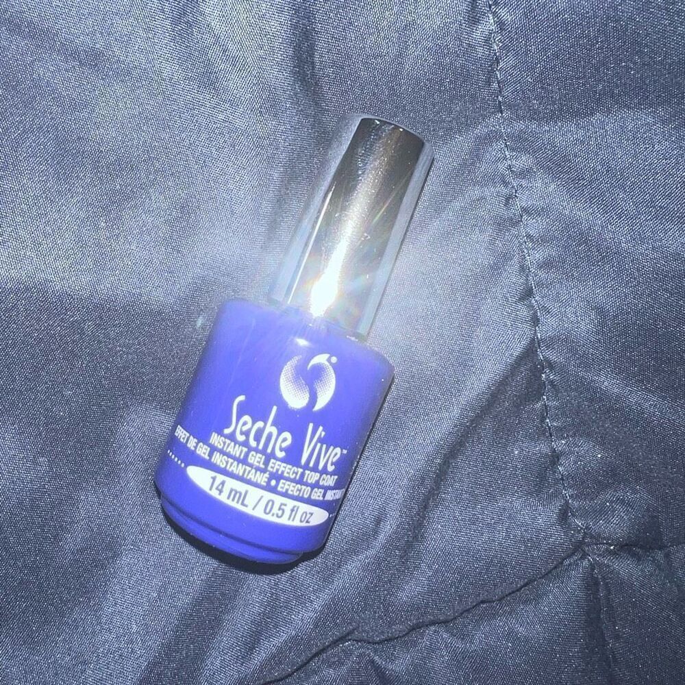 Seche VIVE instant gel effect top coat polish